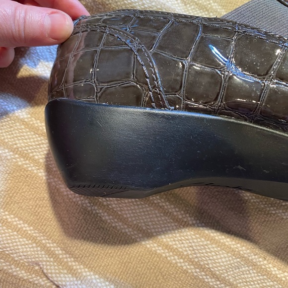 NWOB Clarks bendables loafers in gun metal grey/brown - Picture 5 of 7